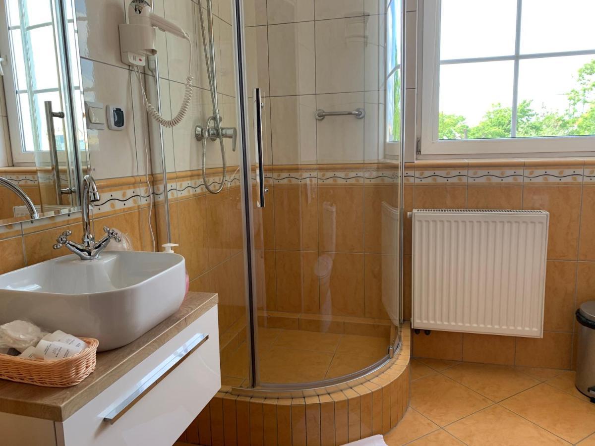 Hotel Kameleon Tarnobrzeg Eksteriør bilde
