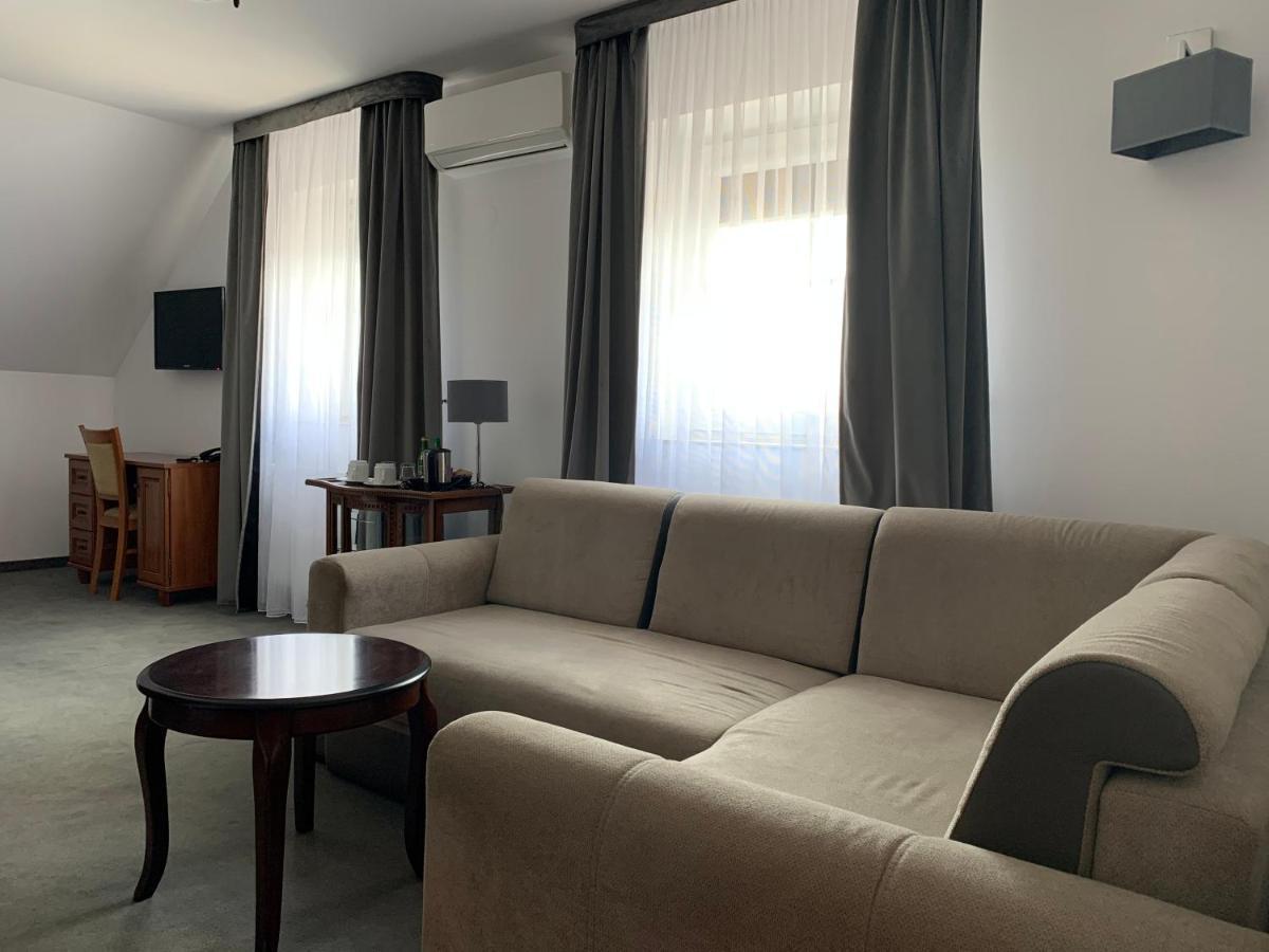 Hotel Kameleon Tarnobrzeg Eksteriør bilde