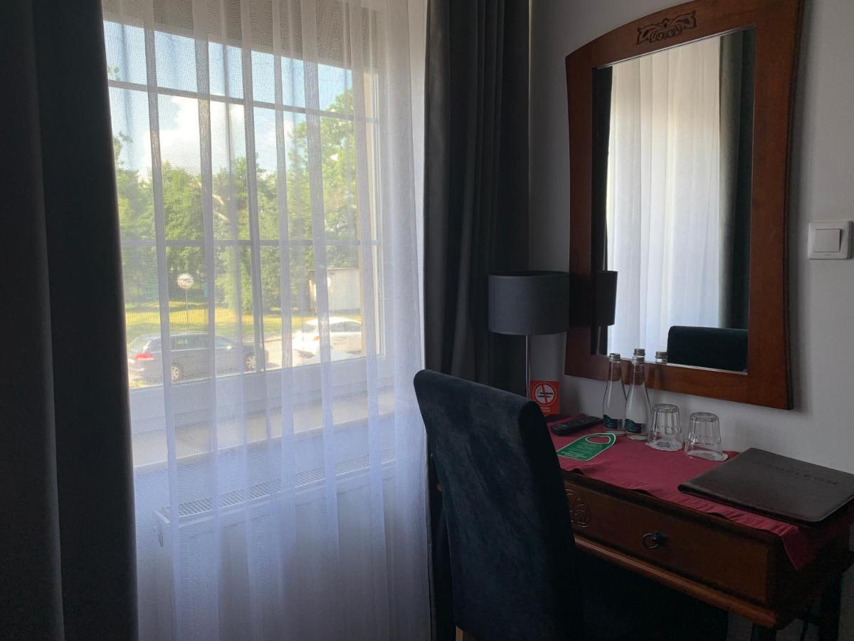 Hotel Kameleon Tarnobrzeg Eksteriør bilde